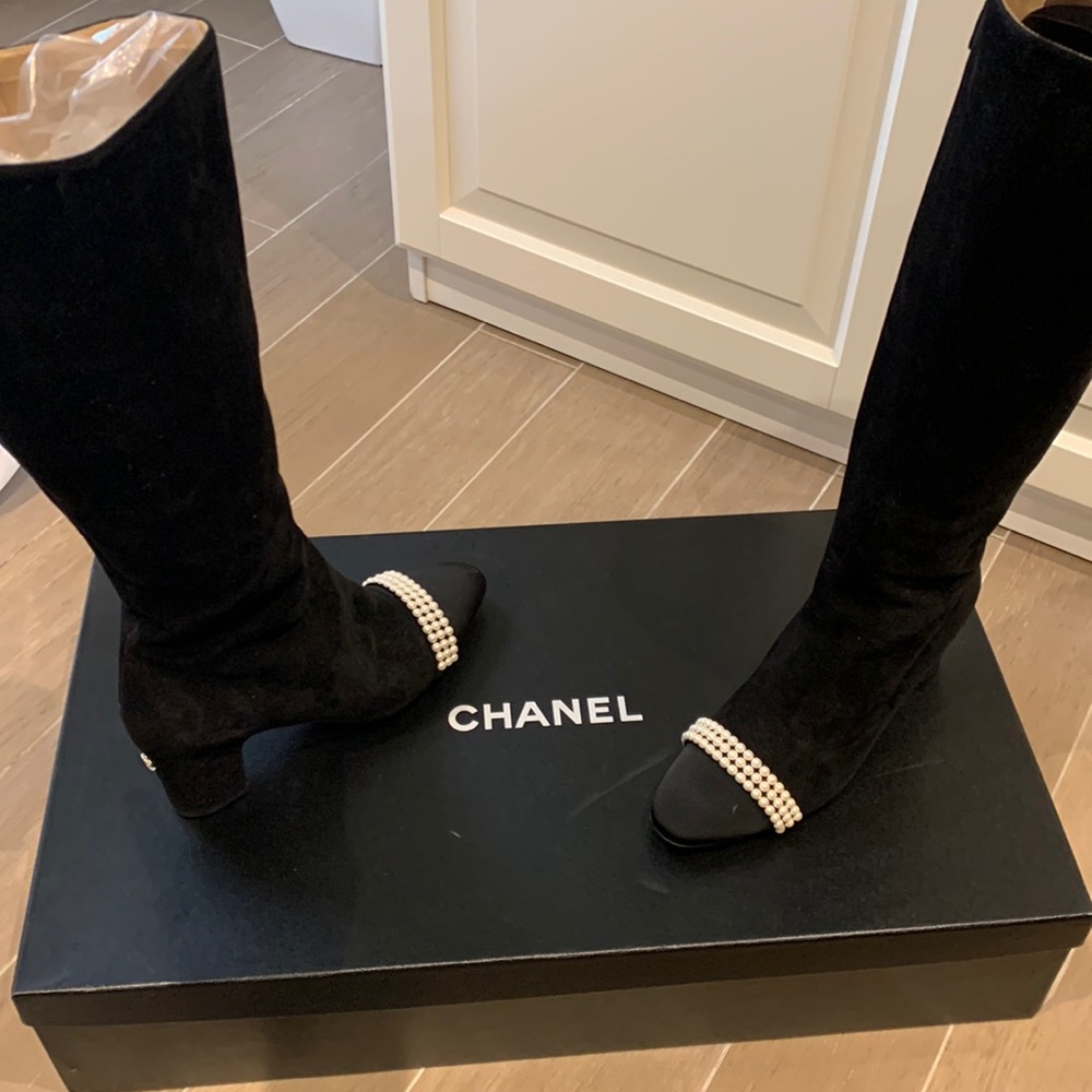 Beautiful knee-high Black suede Chanel Boots with pearls at toe cap size 38.5